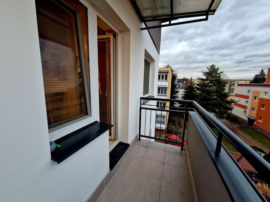 Slnecny Byt V Blizkosti Historickeho Centra Trenčín Dış mekan fotoğraf